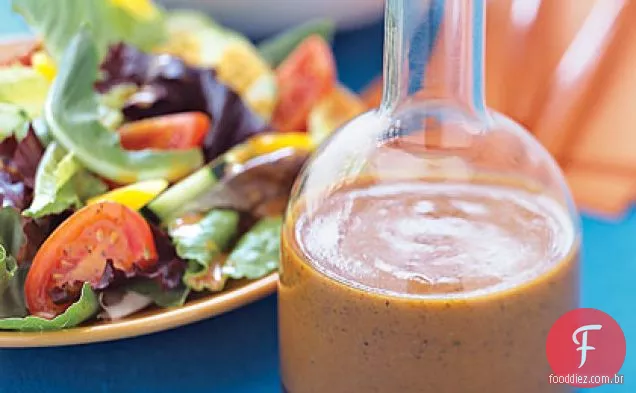 Salada verde com molho de alho páprica quente