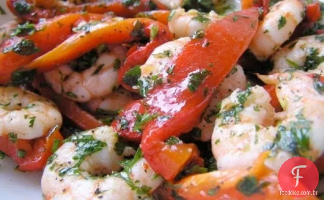 Jantar esta noite: salada de camarão e pimentão assado