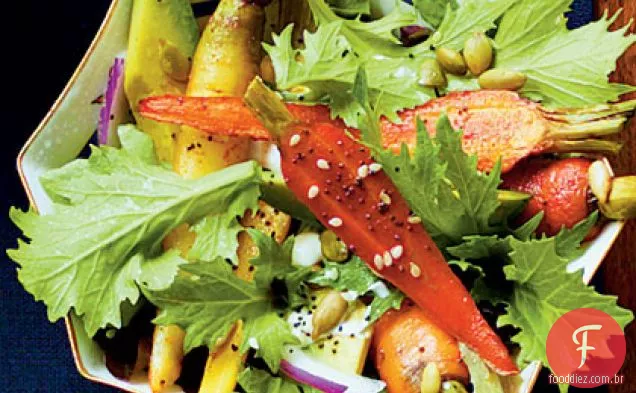 Salada assada de cenoura e abacate
