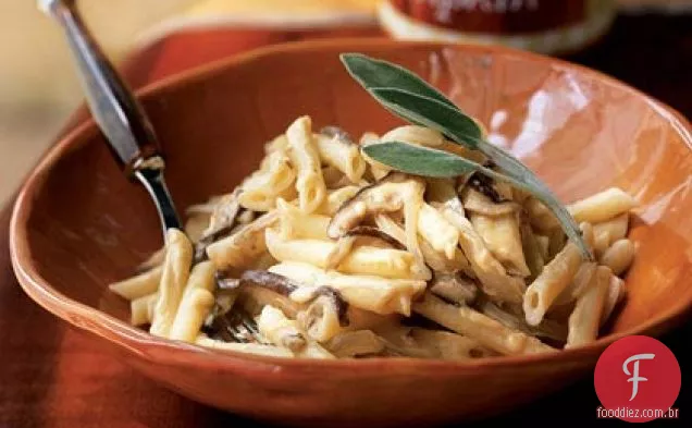 Macarrão com cogumelos e abóbora-molho Gorgonzola