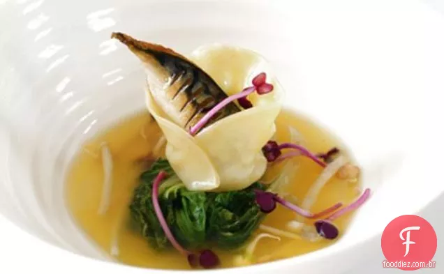 Caldo De Pêra Schezuan Com Bolinhos De Cavala