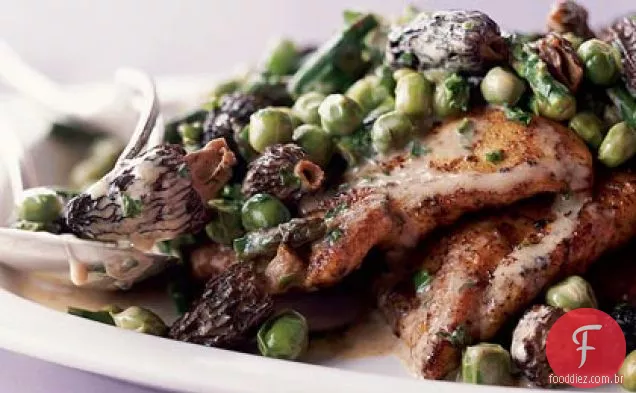 Vieira de frango com cogumelos e vegetais de Primavera