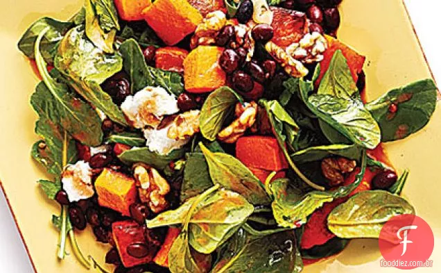 Salada de abóbora e feijão preto esfumaçado