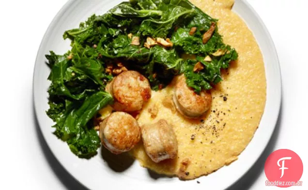 Couve refogada, salsicha e polenta cremosa