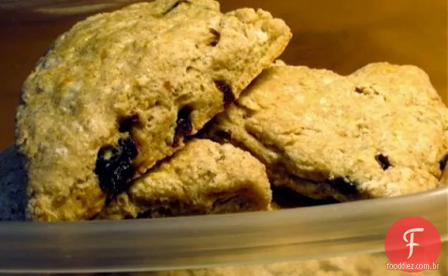 Cardamomo e cereja seca Scones