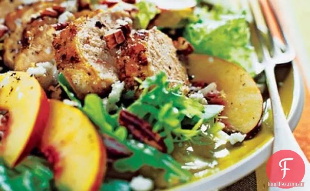 Frango grelhado e salada de nectarina