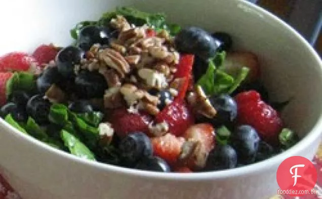 Salada De Espinafre Com Bagas E Curry