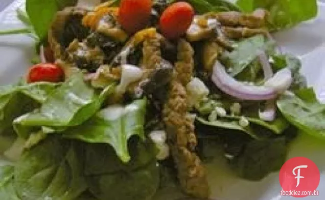 Bife De Ferro Liso E Salada De Espinafre