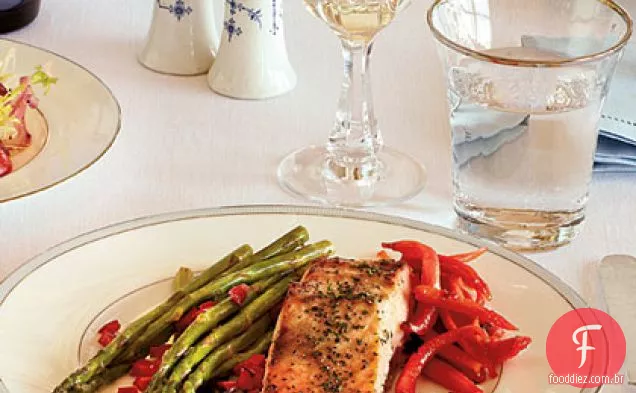Salmão caramelizado de bordo e alho
