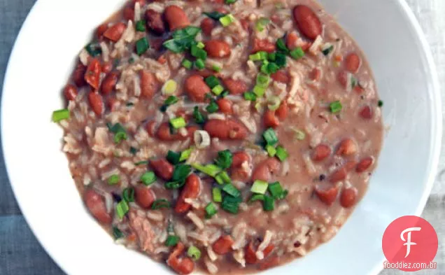 Jantar esta noite: arroz e feijão da Índia Ocidental