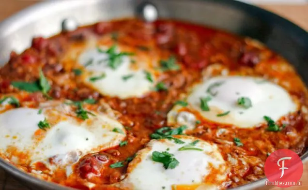 Jantar esta noite: Ragu Marroquino com ovos escalfados