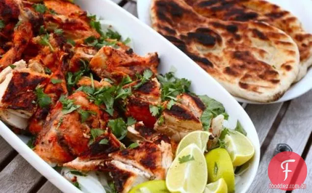 Galinhas grelhadas ao estilo Tandoor ou galinhas da Cornualha