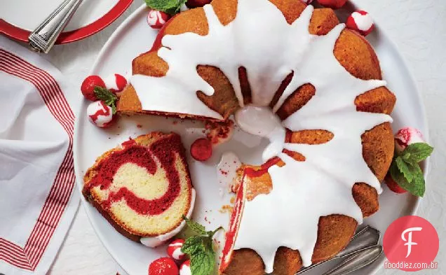Bolo Bundt De Mármore De Veludo Vermelho