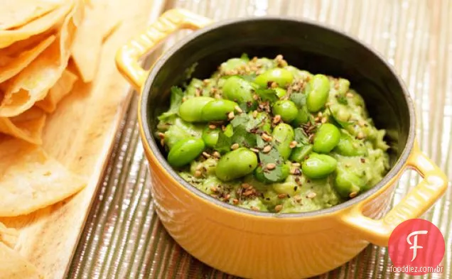 Guacamole com Edamame e sésamo