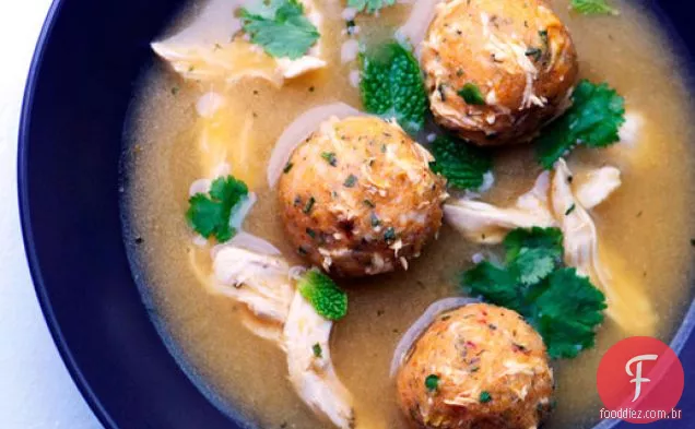 Sopa de Albóndigas de Pollo (sopa de Almôndega de frango)