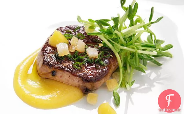 Pan-Seared Foie Gras Com Purê De Citrinos Temperados