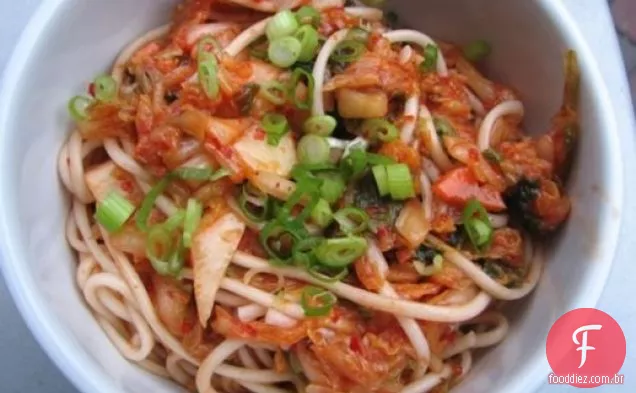 Jantar esta noite: macarrão de gergelim frio com Kimchi