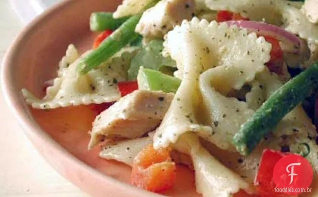 Salada De Macarrão Com Frango Apimentado
