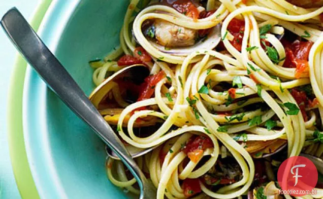 Linguine picante com amêijoas