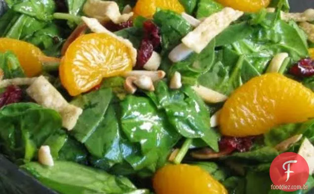 Salada De Espinafre Com Molho De Gengibre De Soja