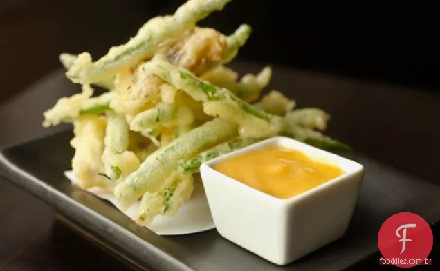 Feijão verde e Shiitake Tempura com maionese Ponzu