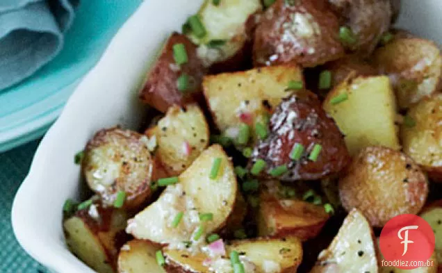 Salada de batata Bliss vermelha com cebolinha