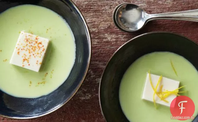 A sopa de Tofu e Edamame de Andrea Nguyen