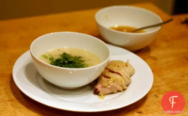 Jantar esta noite: sopa de frango e arroz com molho de gengibre