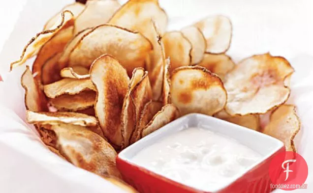 Batatas fritas com molho de queijo azul