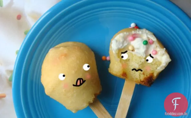 Cakespy: Cupcakes fritos em uma vara