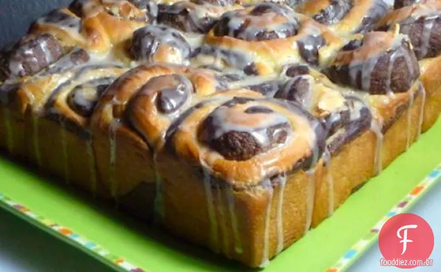 Panificação de pão: rolos doces em preto e branco