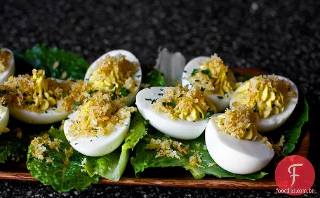 Salada Caesar Deviled Eggs
