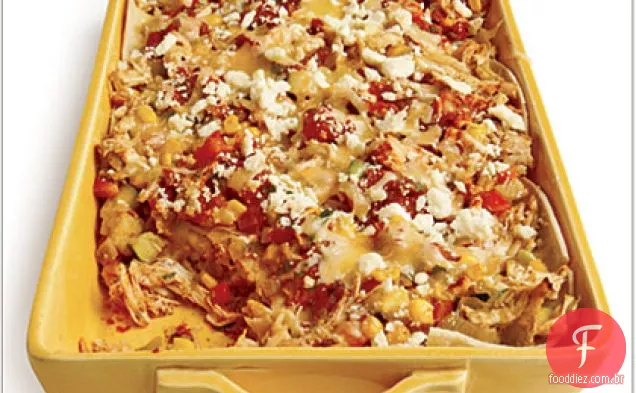 Caçarola de frango mexicana com molho de tomate carbonizado