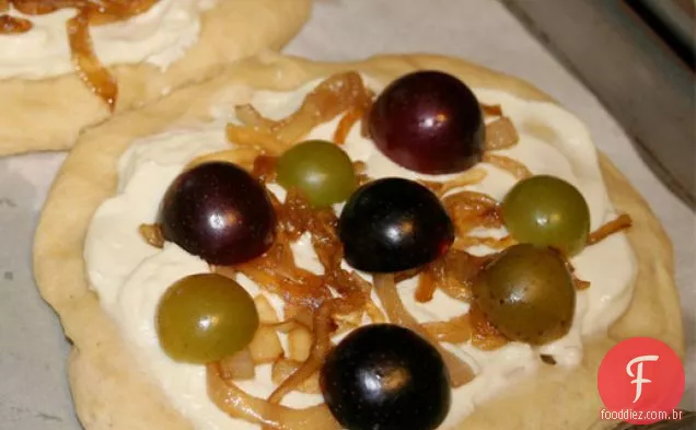 Fubá, queijo de cabra e pizza de Muscadine