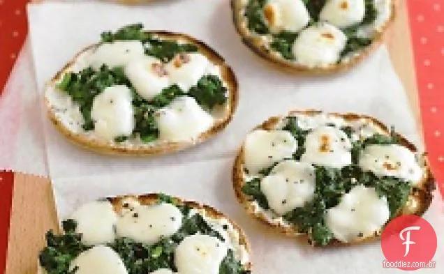 Mini Pizzas de espinafre e queijo