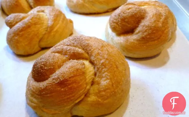 Panificação De Pão: Nós De Canela