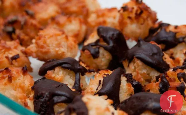 Macaroons de coco com Caramelo Salgado