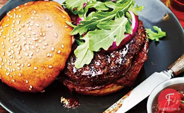 Hambúrgueres de búfalo parmesão com Ketchup balsâmico