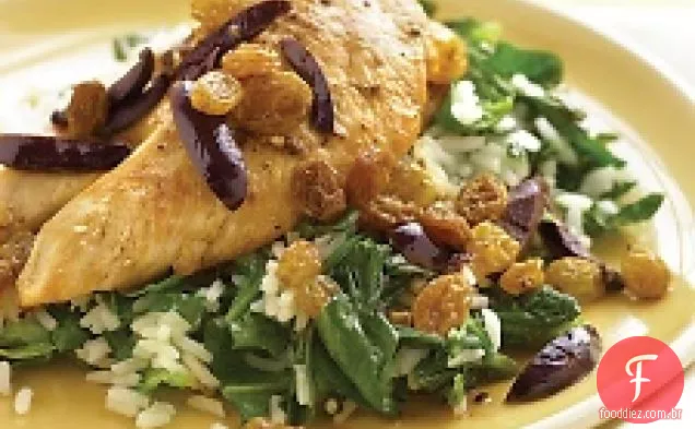 Frango Com Azeitonas, Passas E Arroz De Espinafre