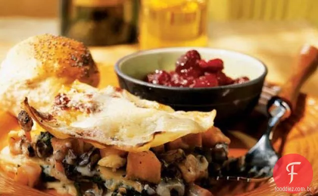 Lasanha com legumes de outono, Gruyère e sálvia Béchamel