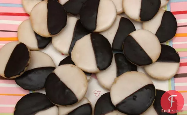 Cozinhe o livro: biscoitos em preto e branco