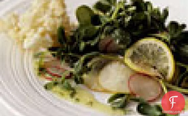 Salada de beldroegas, limão Meyer e pêra com vinagrete de limão kaffir
