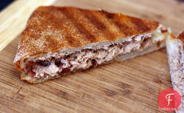 Jantar esta noite: 'atum de Ino com pesto Panini De Azeitona Preta