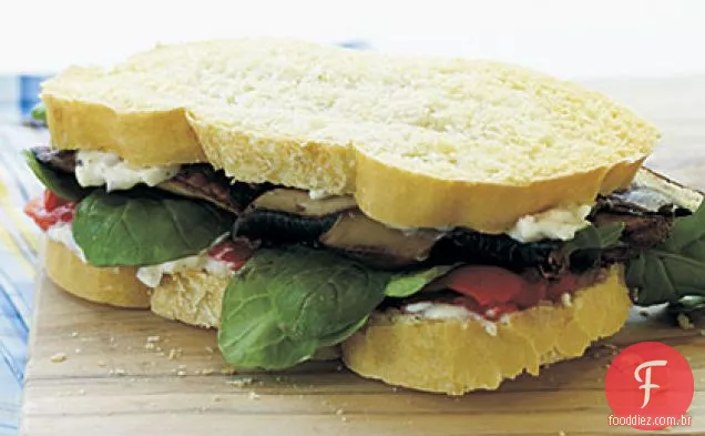 Sanduíches de cogumelos portobello assados com maionese de parmesão