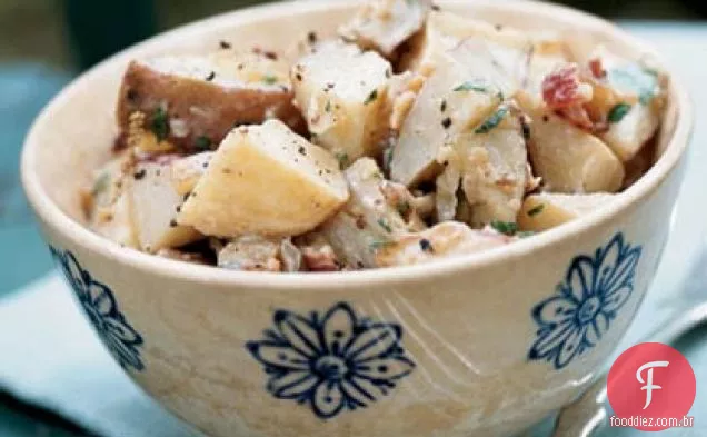 Salada de batata assada com molho de mostarda