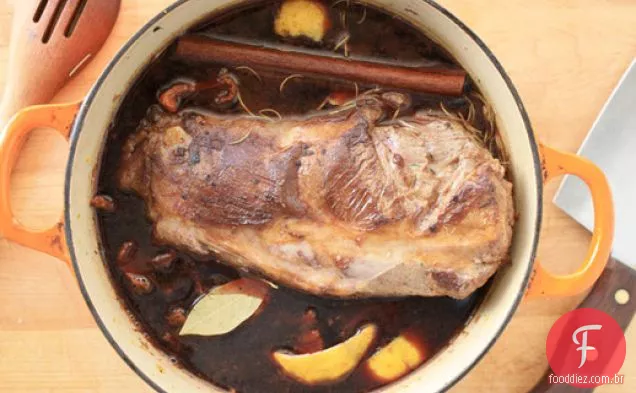 Pescoço De Veado Refogado Com Vinho