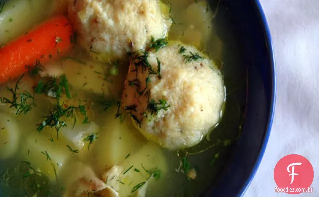 Sopa de galinha com bolas Matzo