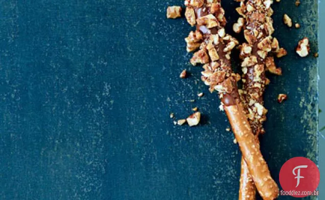 Pretzels Praliné Mergulhados Em Chocolate