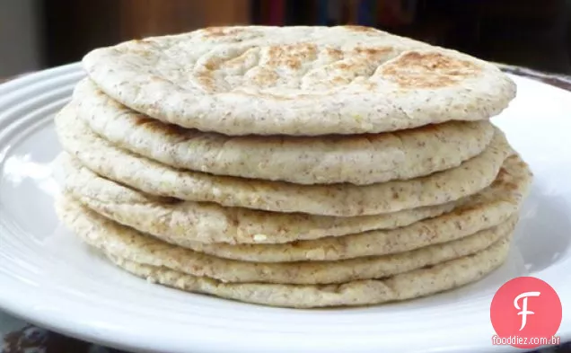 Panificação de pão: pão achatado de gergelim e linho