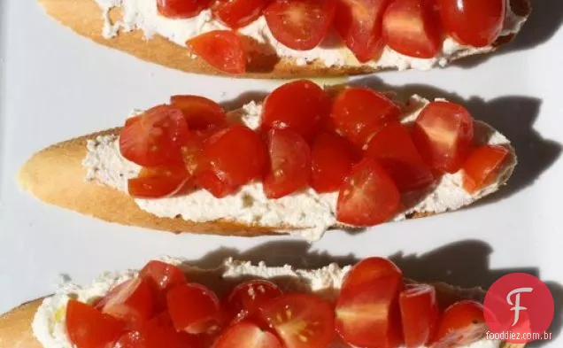 Francês em um Flash: Boursin e tomate Mini Tartines